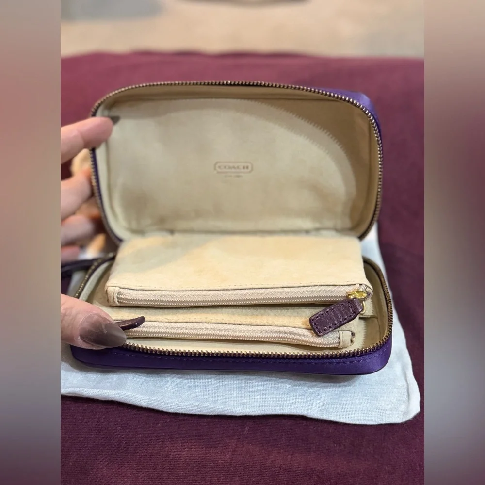 Coach 603336 Satin Jewelry Travel Case Purple EUC